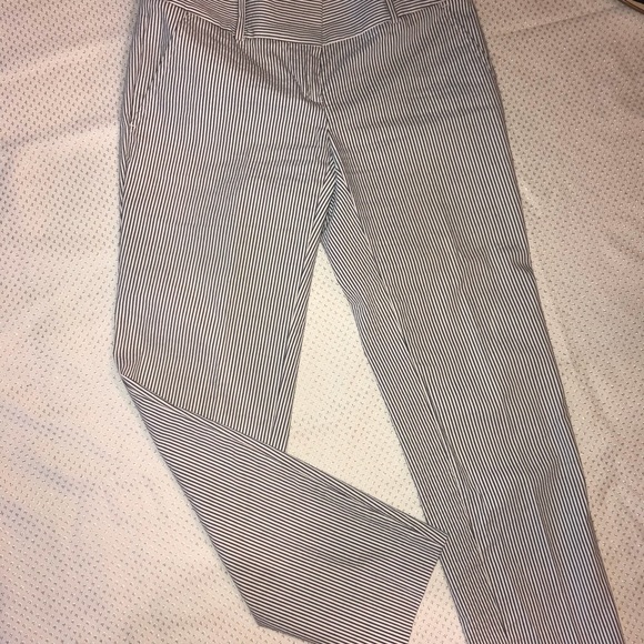 Navy Blue Ann Taylor cropped pants - Picture 2 of 3